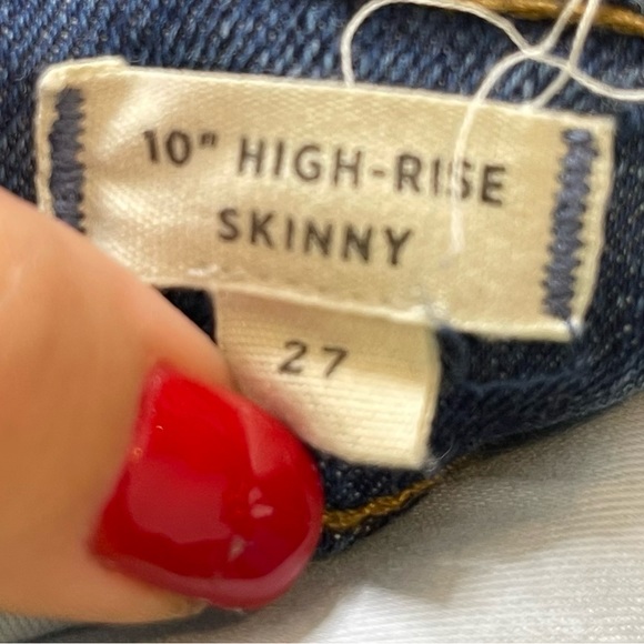 Madewell 10" High-Rise Skinny Jeans in Mackey Wash Size 27 Button-Front Edition - Picture 9 of 13